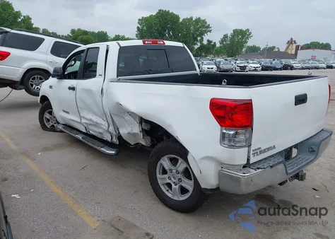 2010 Toyota Tundra Double Cab Sr5 z USA, uszkodzony, nr VIN 5TFRY5F18AX081108